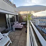 Tres Bel Avec Vue Sur La Tour Eiffel, Grande Terrasse, Coucher De Soleil Parisien Апартаменты *